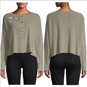 Monrow Cropped Thermal Henley Embroidered Stars